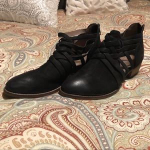 Seychelles ankle boot.